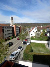 12_Blick_vom_Balkon_auf_die_Strasse